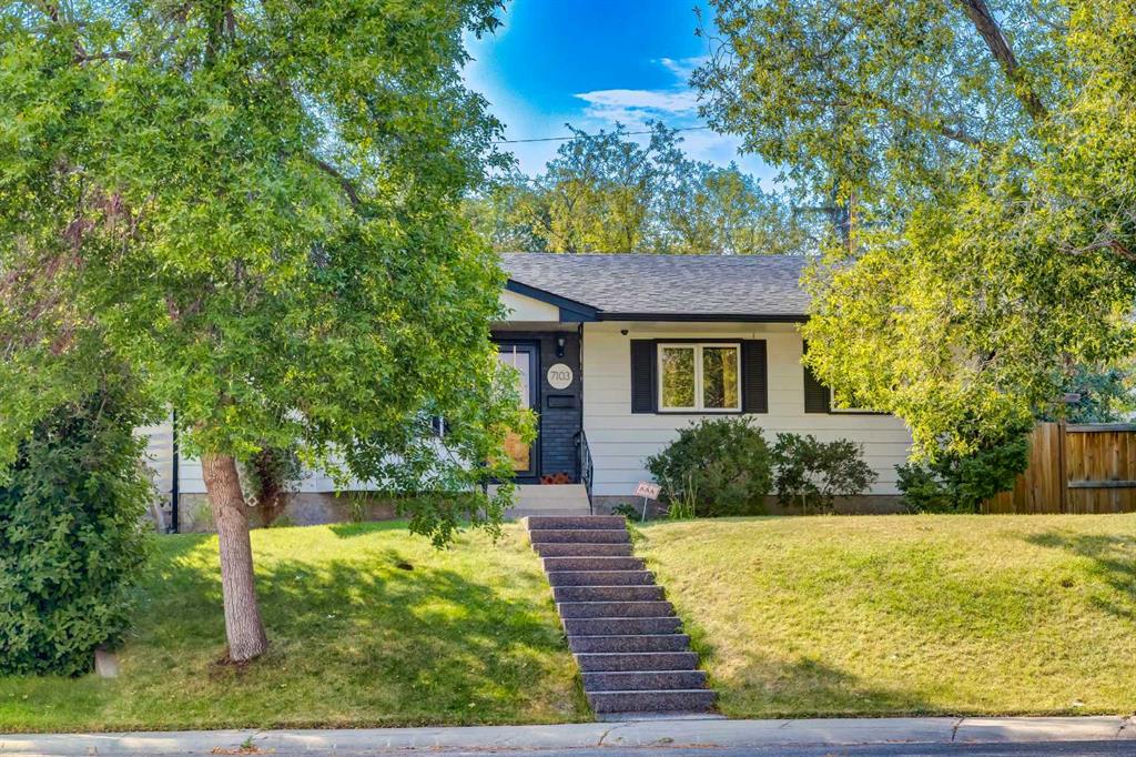 Second View of 7103 Hunterwood Road NW, Huntington Hills, Calgary, Alberta, T2K 4J5