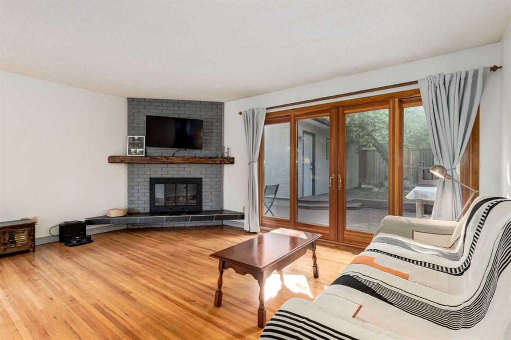 Fourth View of 7103 Hunterwood Road NW, Huntington Hills, Calgary, Alberta, T2K 4J5