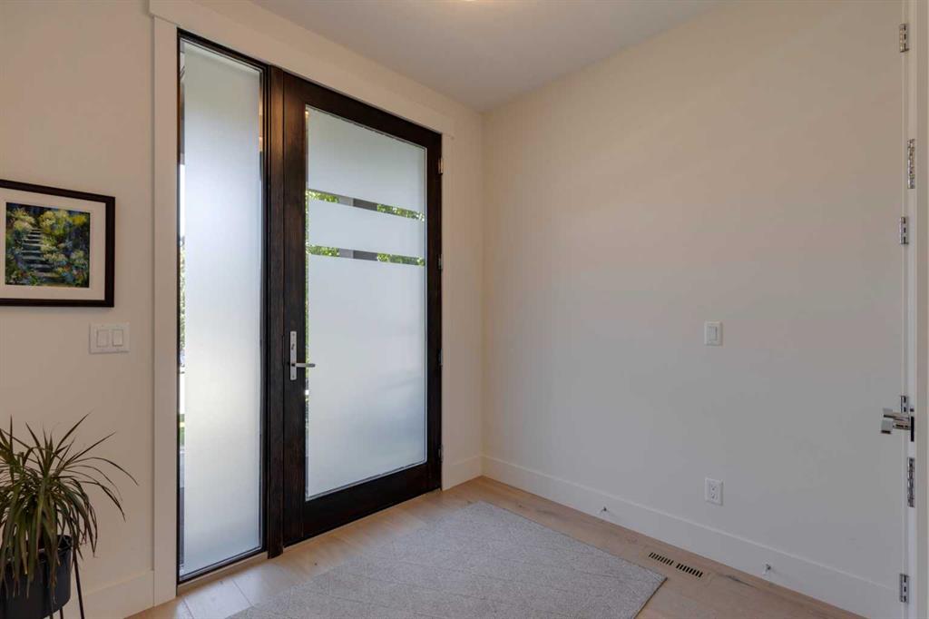 Fourth View of 2415 31 Street SW, Killarney/Glengarry, Calgary, Alberta, T3E 2N6
