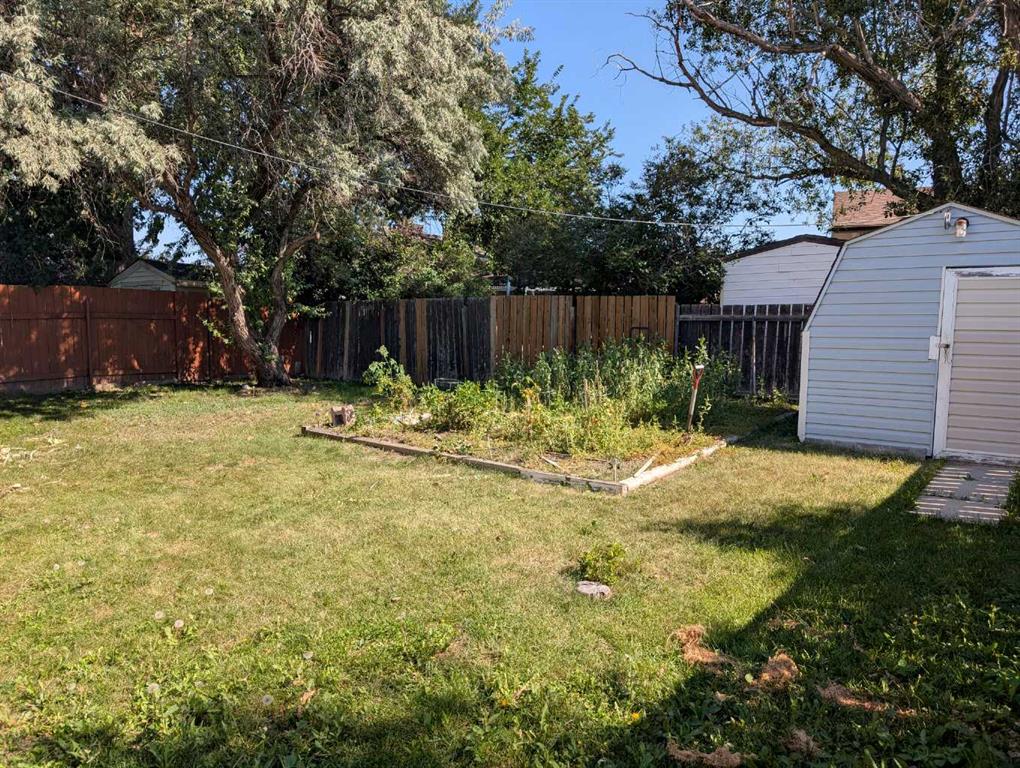 Fifth View of 18 Sheridan Place W, Varsity Village, Lethbridge, Alberta, T1K 4M8