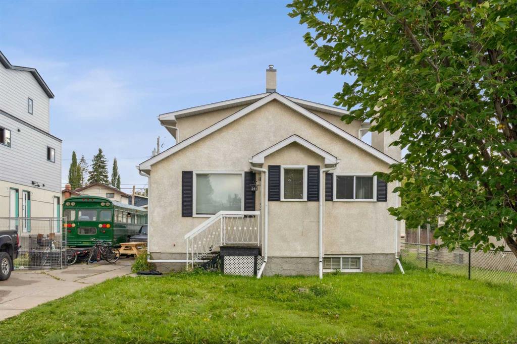 Second View of 233 27 Avenue NE, Tuxedo Park, Calgary, Alberta, T2E 2A1