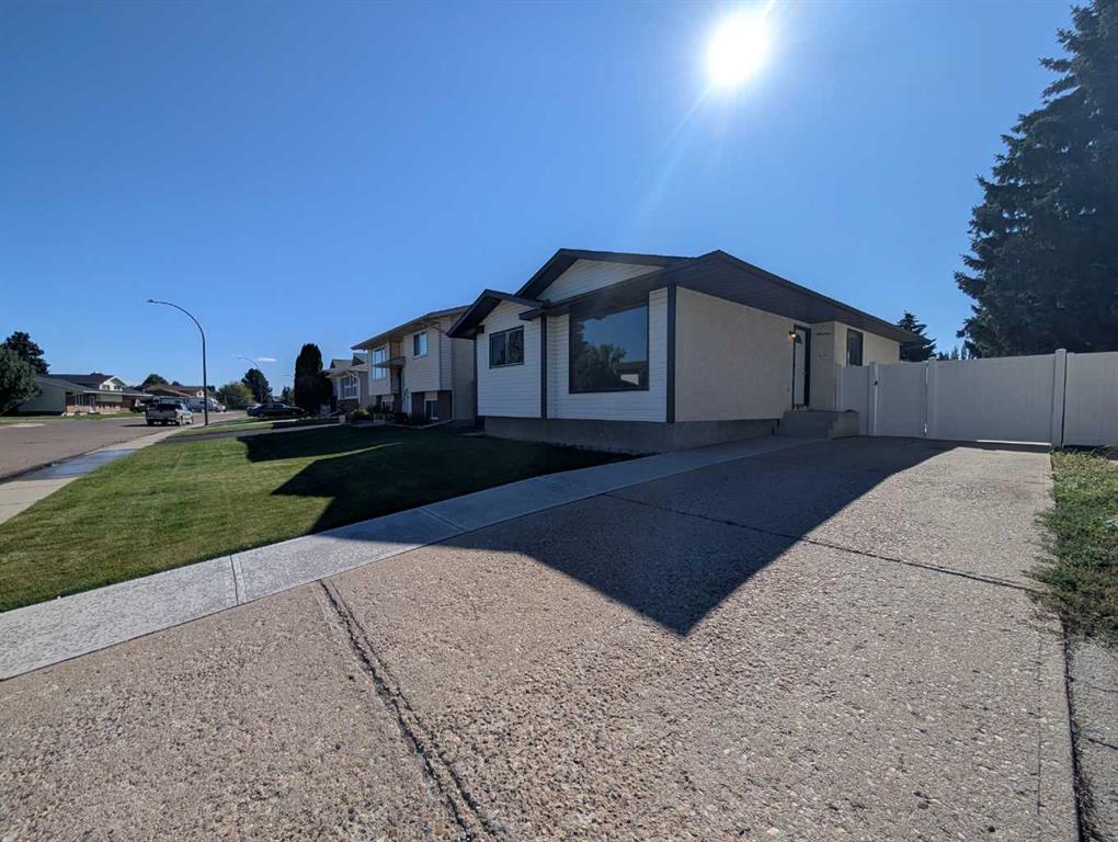 19 Rae Crescent SE, A2250935, Alberta,