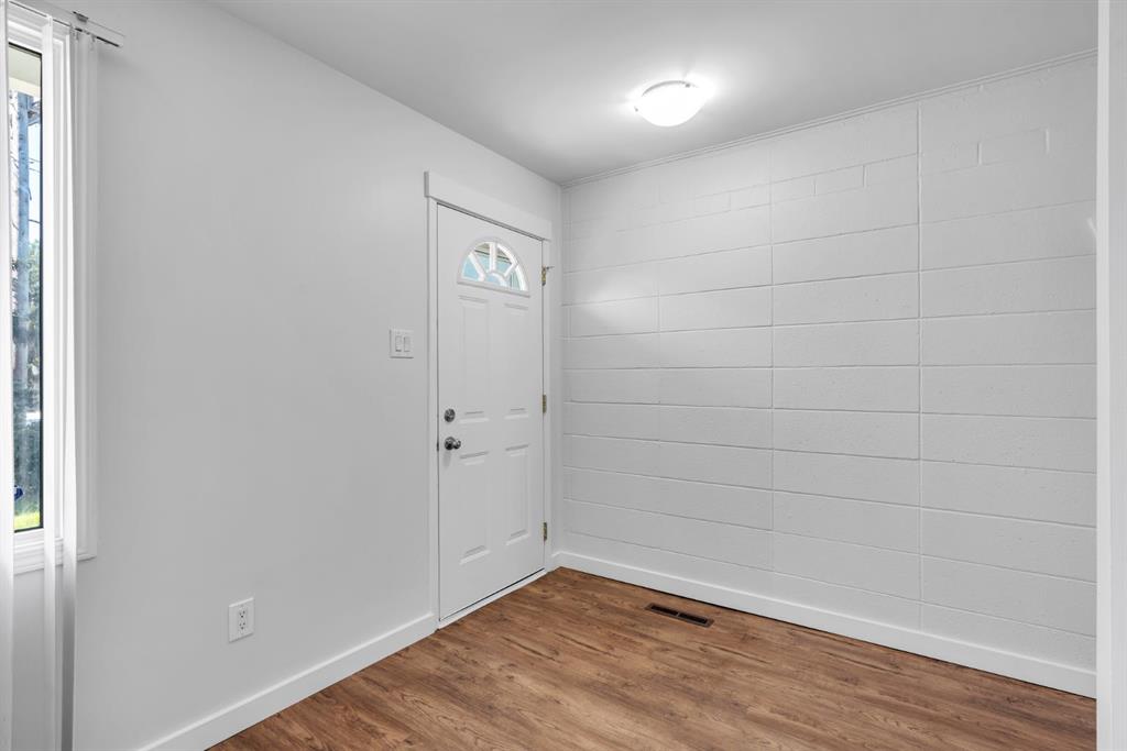 Third View of 114, 2211 19 Street NE, Vista Heights, Calgary, Alberta, T2E 4Y5