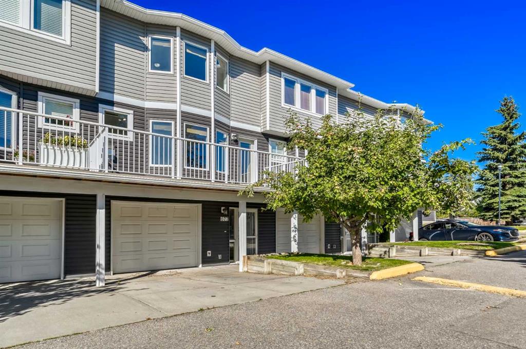 Second View of 677 Regal Park NE, Renfrew, Calgary, Alberta, T2E0S6