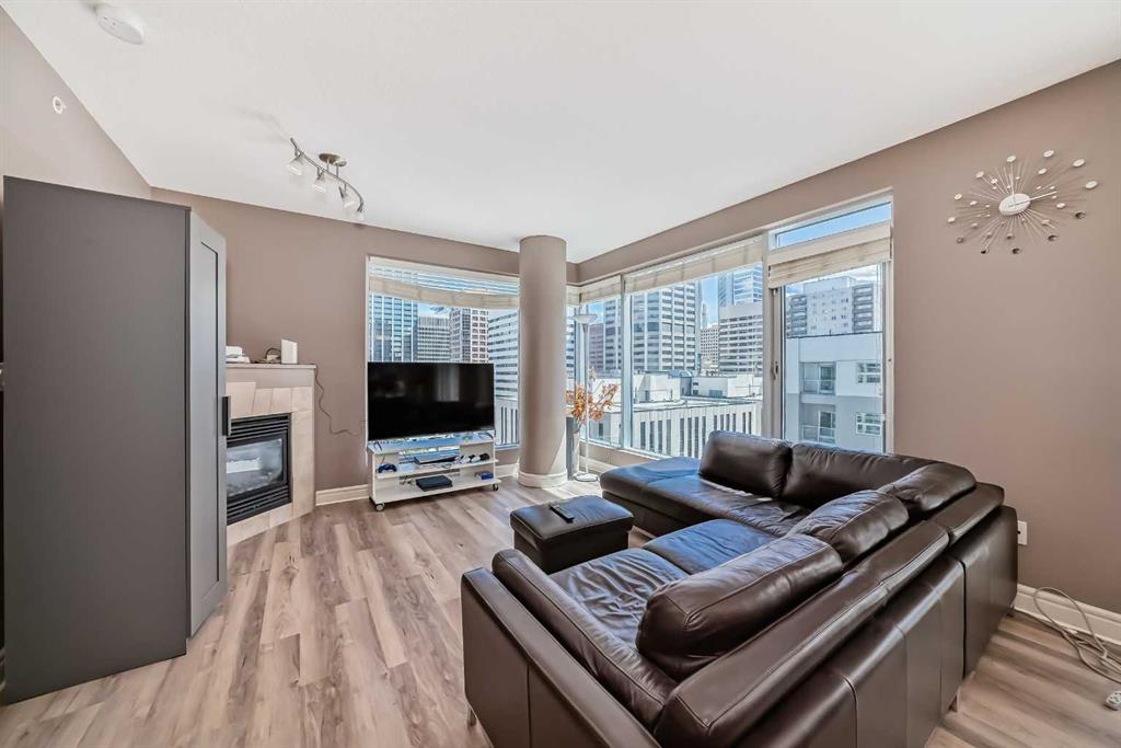 Third View of 1407, 910 5 Avenue SW, Downtown Commercial Core, Calgary, Alberta, T2P 0C3