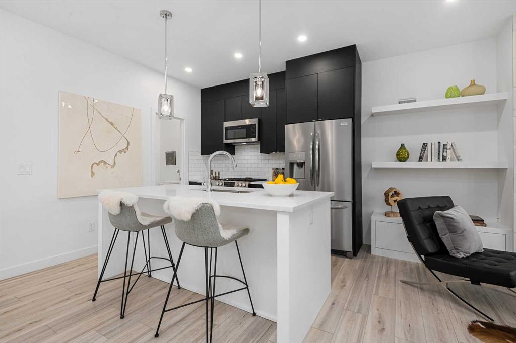 Fifth View of 2, 1523 20 Avenue NW, Capitol Hill, Calgary, Alberta, T2M 1G7