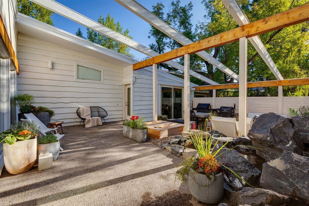 Fourth View of 1432 Chardie Place SW, Chinook Park, Calgary, Alberta, T2V2T6