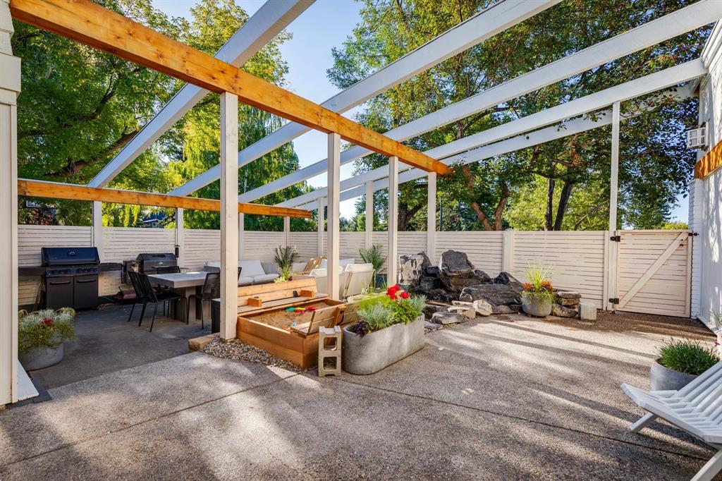 Fifth View of 1432 Chardie Place SW, Chinook Park, Calgary, Alberta, T2V2T6