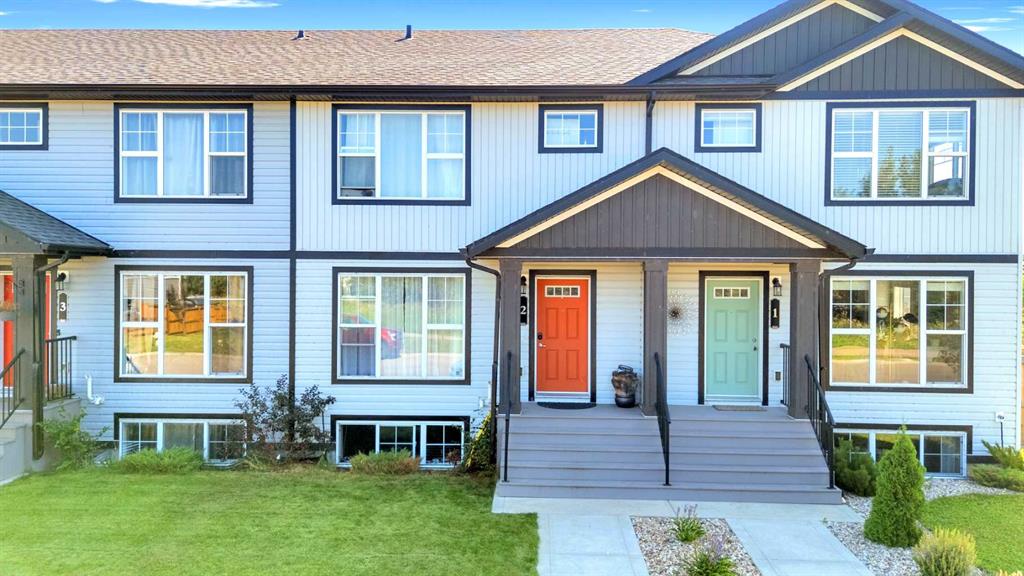 2 Hawthorn Place N, A2251180, Alberta,