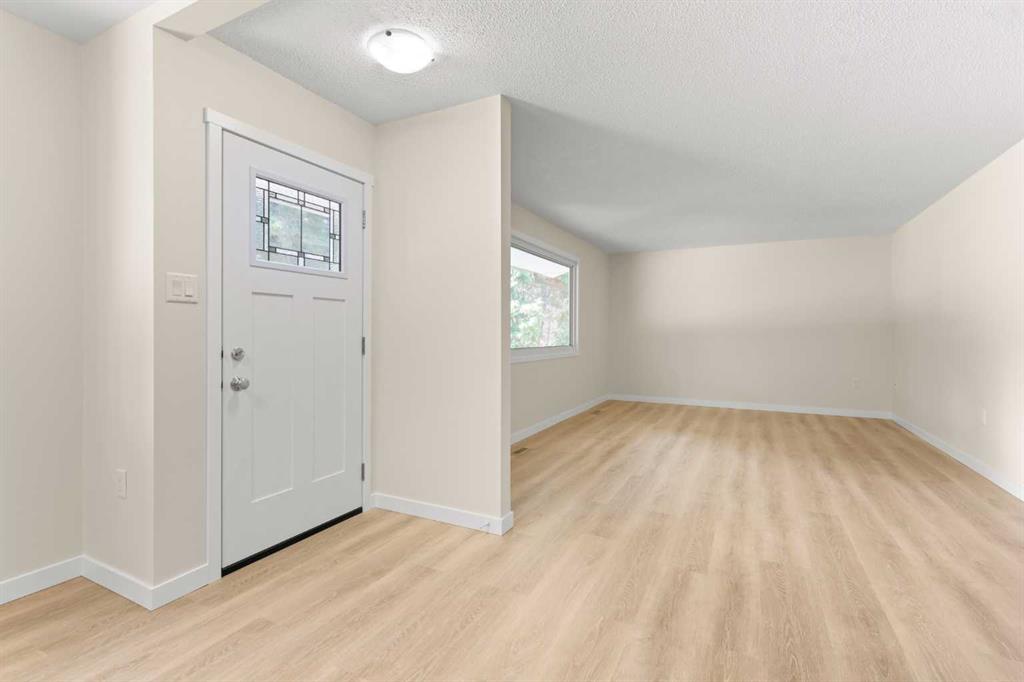 Fifth View of 1804 17 Street SE, Crestwood-Norwood, Medicine Hat, Alberta, T1A 2B2
