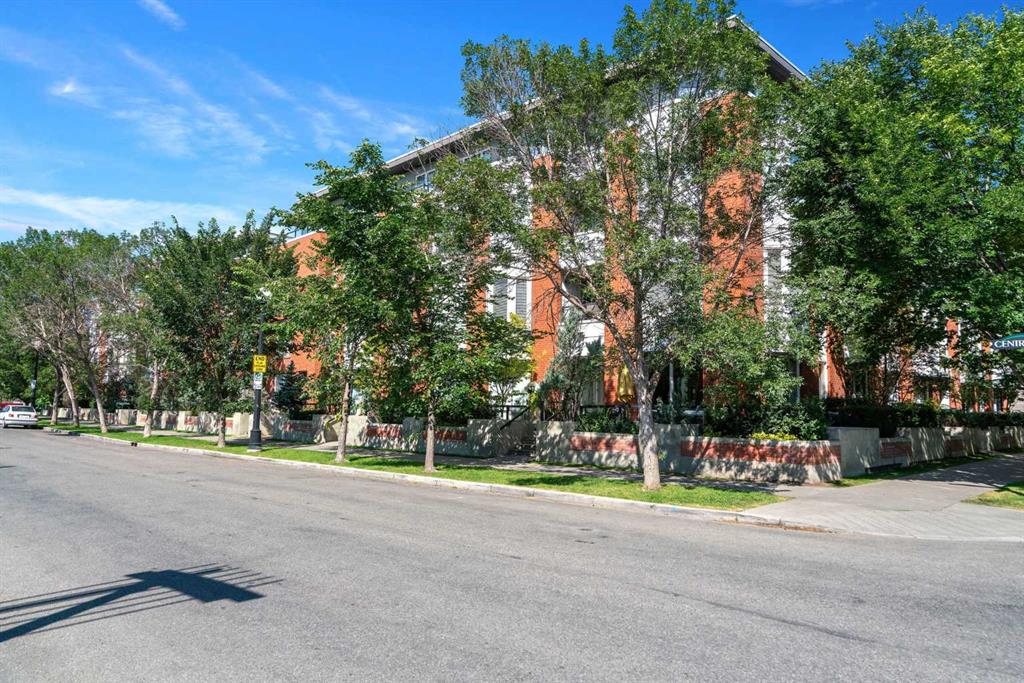 301, 880 Centre Avenue NE, A2251287, Alberta,