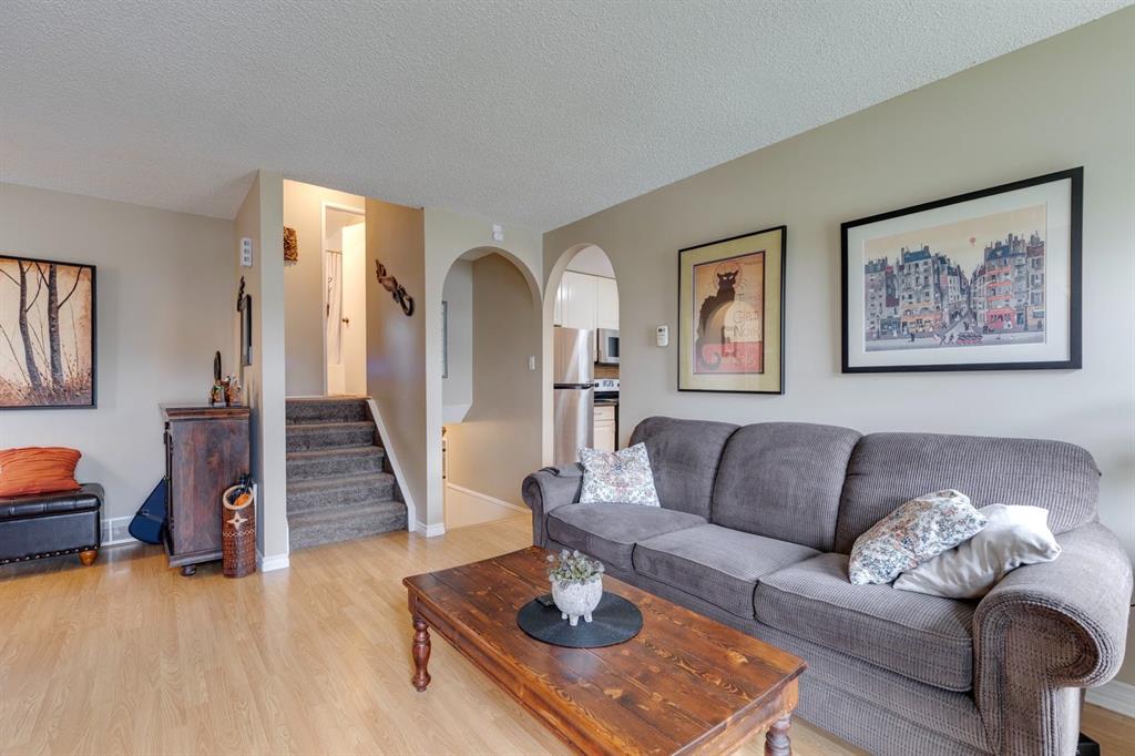 Fifth View of 87 Falton Close NE, Falconridge, Calgary, Alberta, T3J 1X2