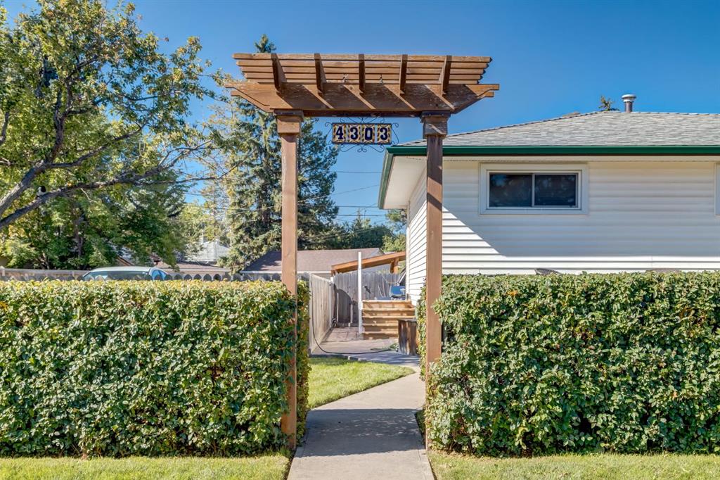 Third View of 4303 72 Street NW, Bowness, Calgary, Alberta, T3B 2L1