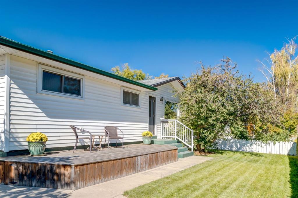Fourth View of 4303 72 Street NW, Bowness, Calgary, Alberta, T3B 2L1
