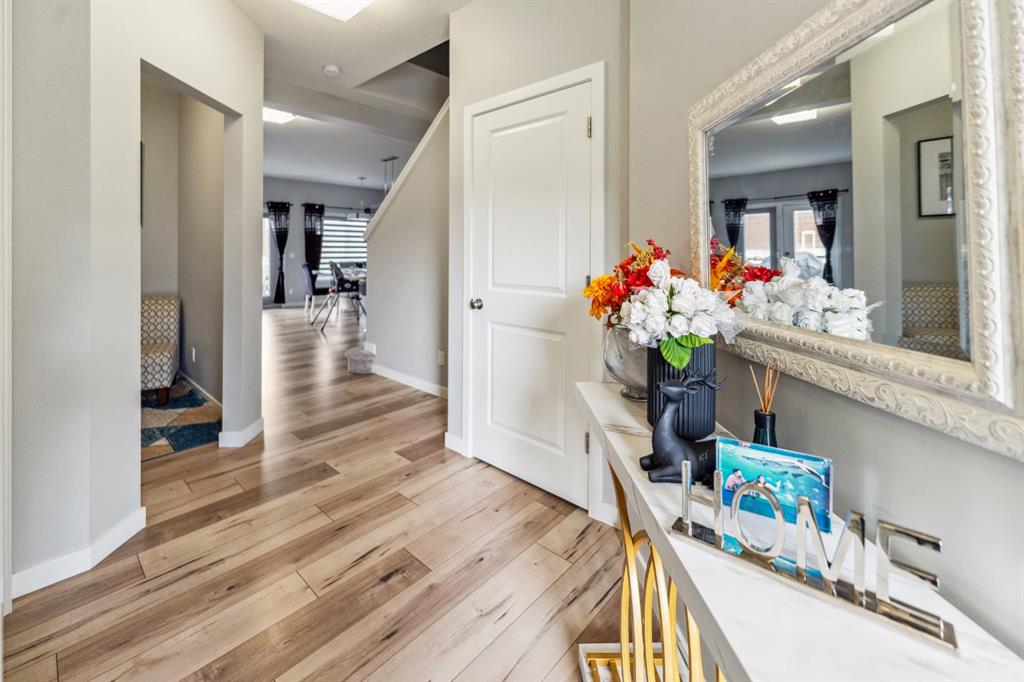 Fourth View of 428 Chinook Gate Square , Chinook Gate, Airdrie, Alberta, T4B 4V9