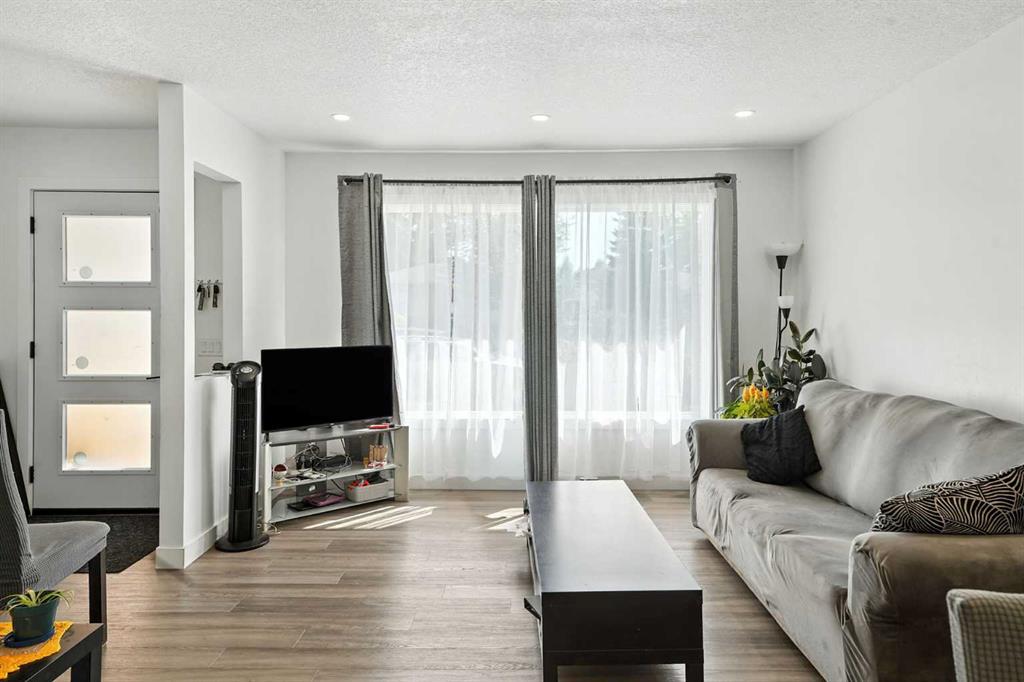 Third View of 432 25 Avenue NE, Winston Heights/Mountview, Calgary, Alberta, T2E 1Y3