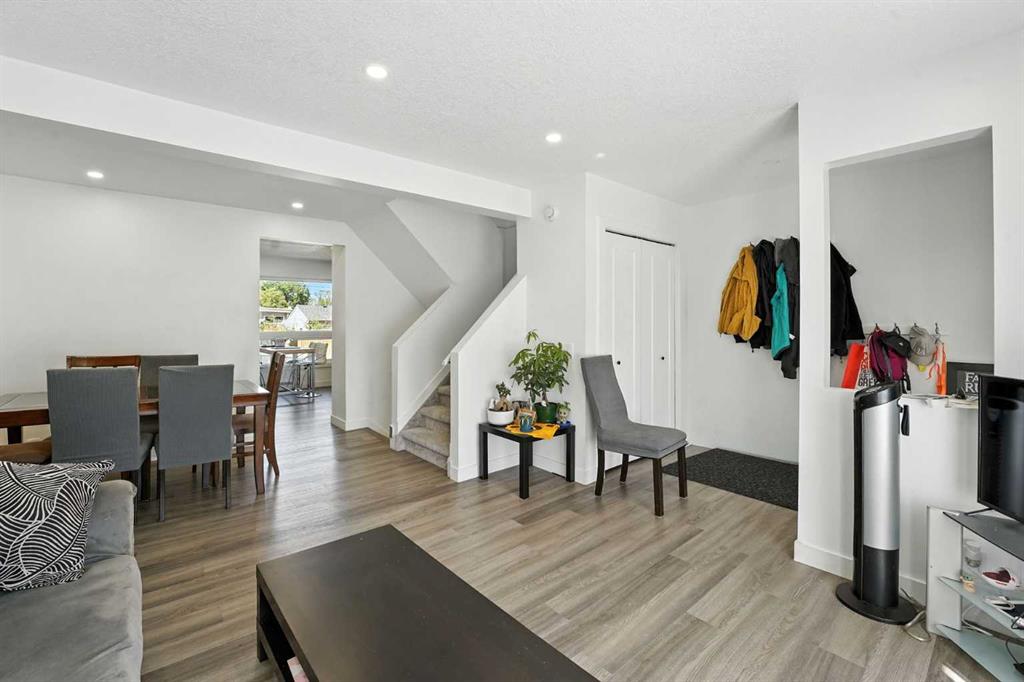 Fifth View of 432 25 Avenue NE, Winston Heights/Mountview, Calgary, Alberta, T2E 1Y3