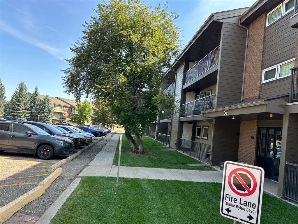 Fourth View of 308, 420 Columbia Boulevard W, Varsity Village, Lethbridge, Alberta, T1K 5R4