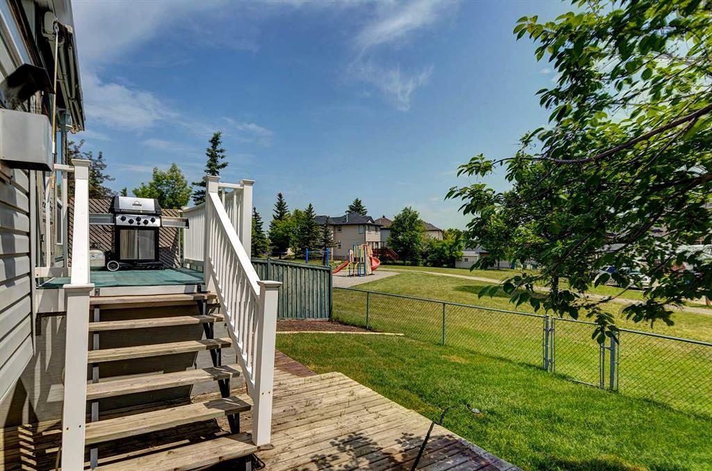 Fourth View of 38 Somerside Place SW, Somerset, Calgary, Alberta, T2Y 3V3