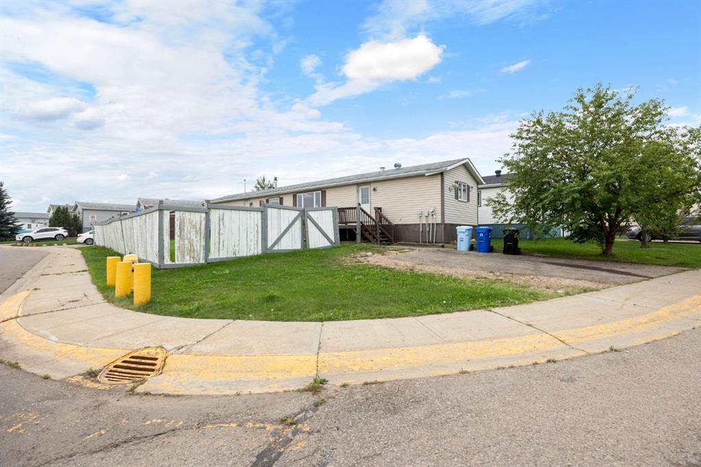 Third View of 313 Harpe Way , Timberlea, Fort McMurray, Alberta, T9K 2L1