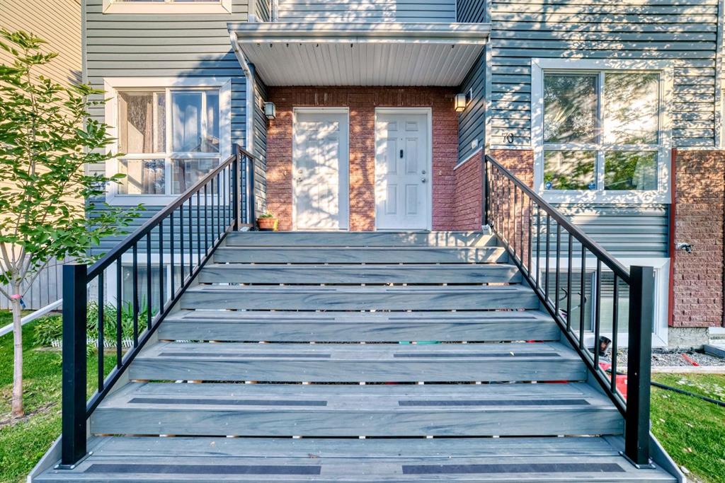 Fourth View of 70 Erin Woods Court SE, Erin Woods, Calgary, Alberta, T2B 3V6