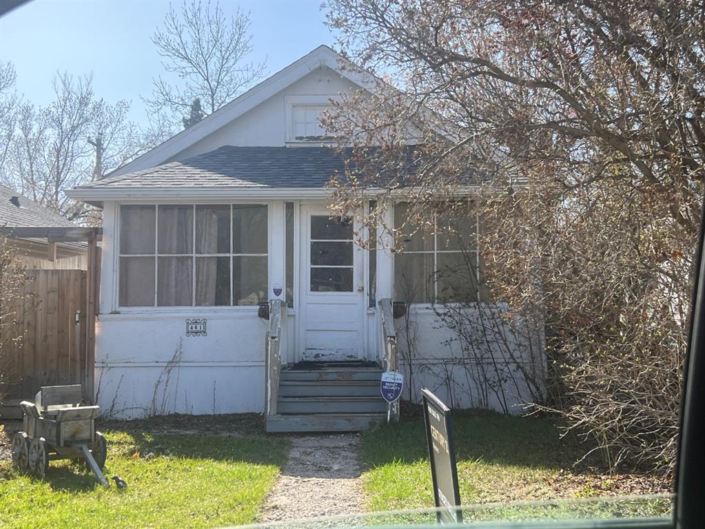 461 5 Street E, A2251809, Alberta,