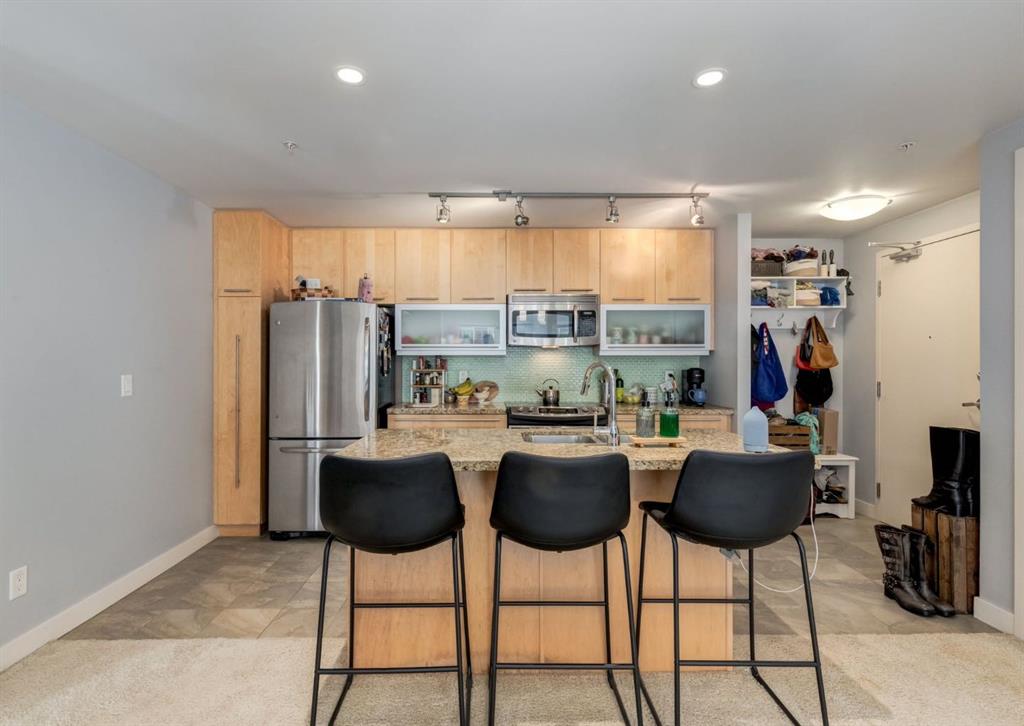 Fourth View of 204, 215 13 Avenue SW, Beltline, Calgary, Alberta, T2R 0V6