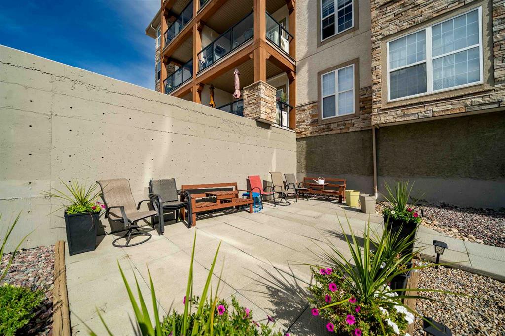 Fifth View of 427, 201 River Ridge Drive NW, Northwest Crescent Heights, Medicine Hat, Alberta, T1A 8V6