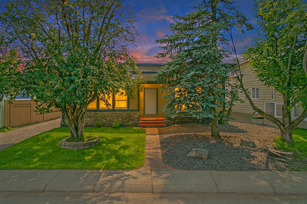 32 Woodbrook Close SW, A2251957, Alberta,
