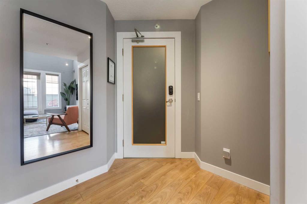 Fifth View of 301, 638 11 Avenue SW, Beltline, Calgary, Alberta, T2R 0E2