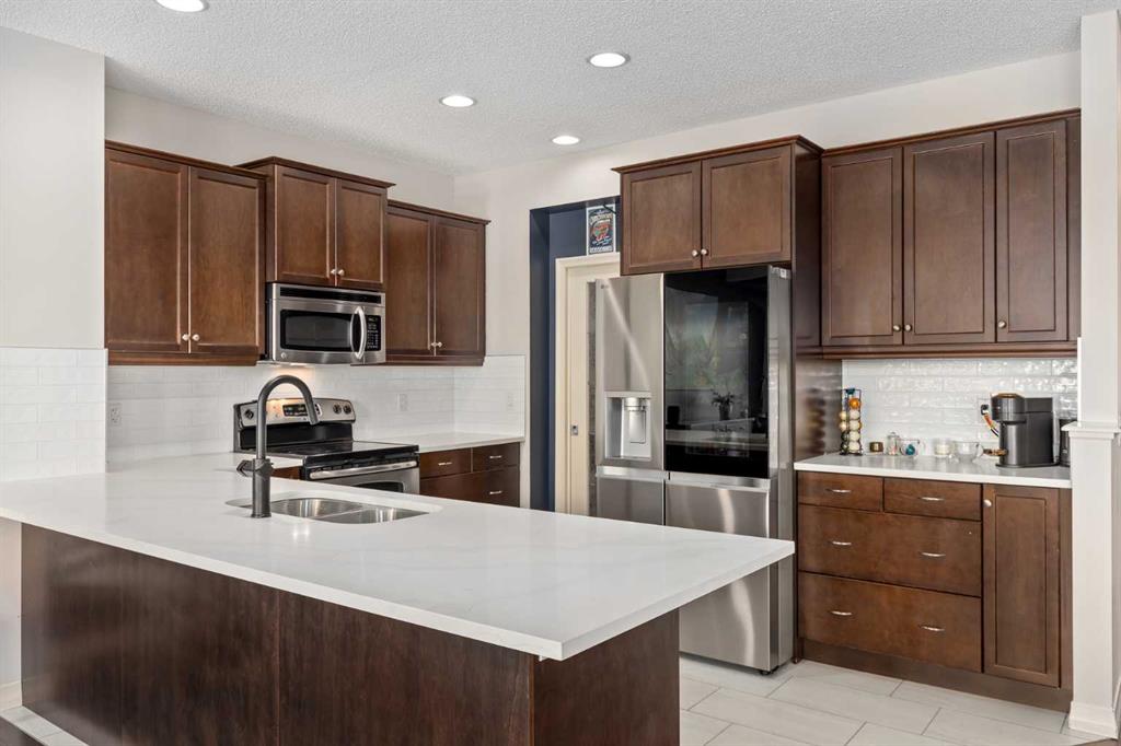 Fourth View of 112 Sunset View , Sunset Ridge, Cochrane, Alberta, T4C 0E8