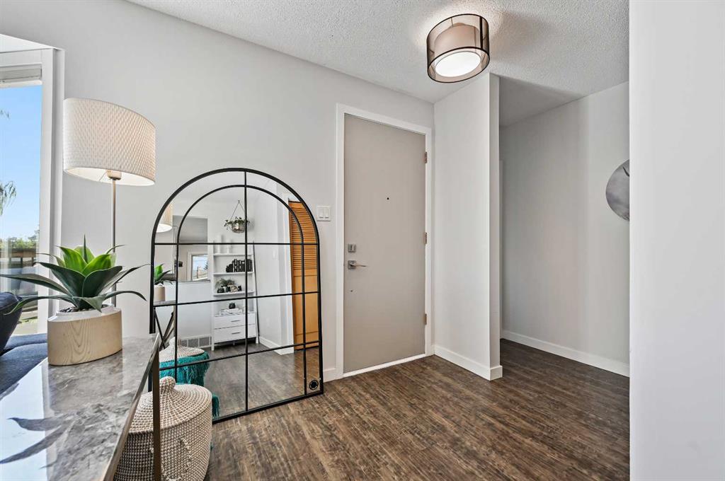 Fourth View of 708 101 Avenue SW, Southwood, Calgary, Alberta, T2W 0A1
