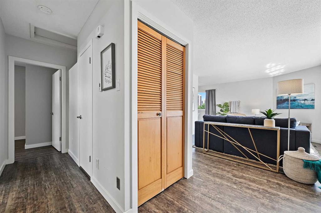 Fifth View of 708 101 Avenue SW, Southwood, Calgary, Alberta, T2W 0A1