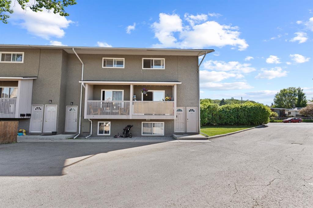 Second View of 19, 8112 36 Avenue NW, Bowness, Calgary, Alberta, T3B 3P3