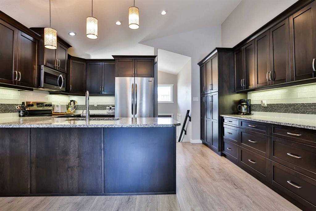 Fifth View of 612 Aquitania Boulevard W, Garry Station, Lethbridge, Alberta, T1J5G5