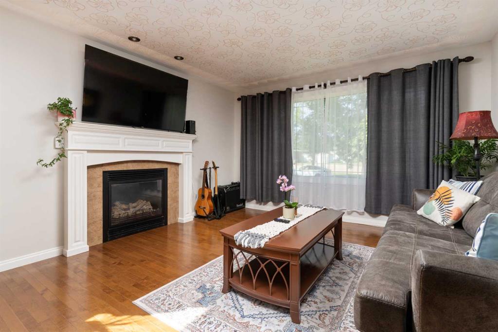 Fifth View of 6401 44B Avenue , Marler, Camrose, Alberta, T4V 0B7