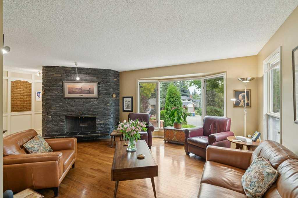 Fifth View of 318 Oakhill Place SW, Oakridge, Calgary, Alberta, T2V 3X5