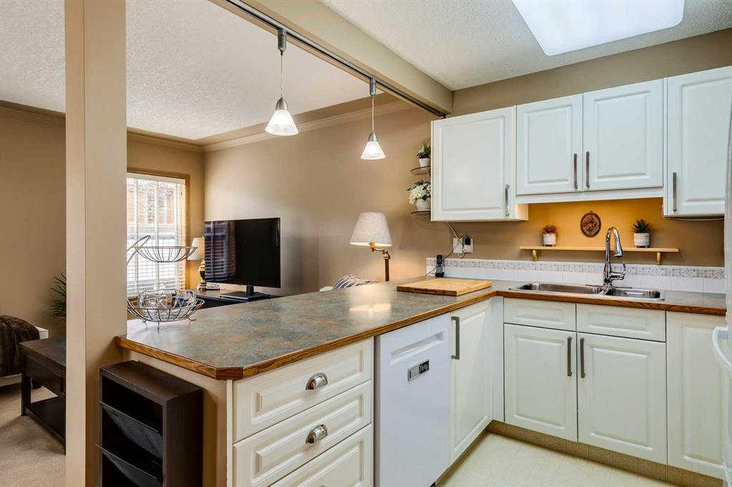 Fifth View of 139 Country Hills Villas NW, Country Hills, Calgary, Alberta, T3K 4S8