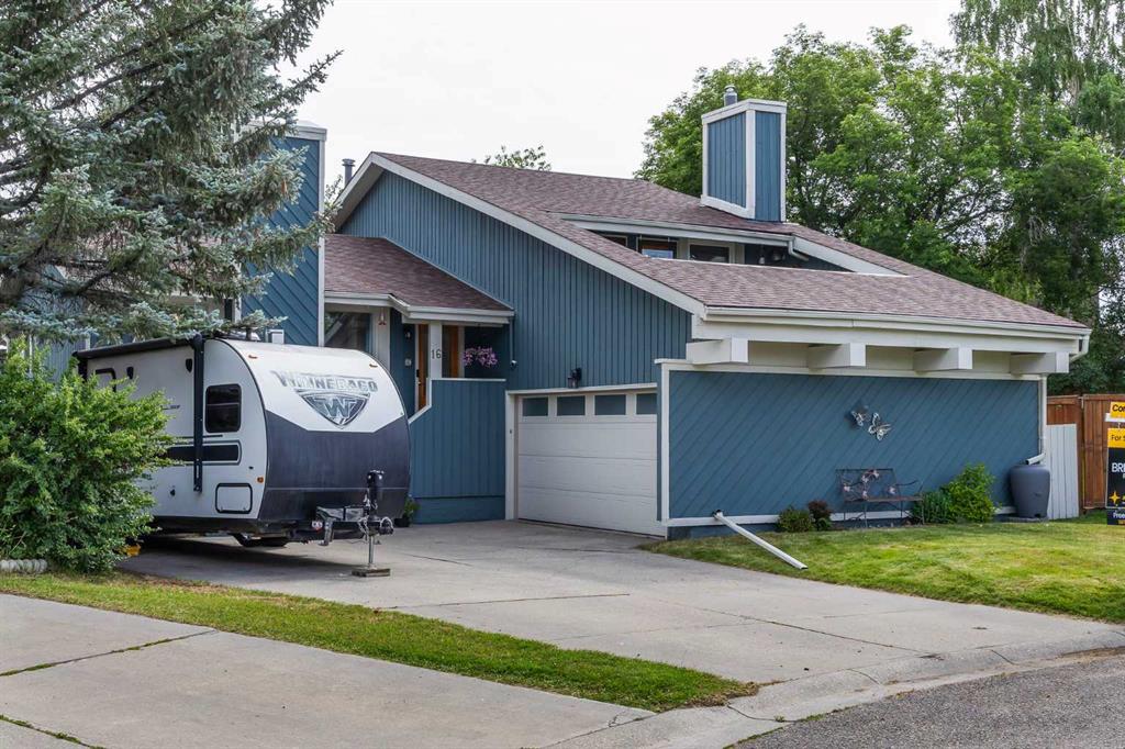 Third View of 16 Deer Ridge Court SE, Deer Ridge, Calgary, Alberta, T2J 5X9