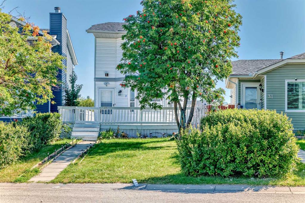 Third View of 33 Martinridge Place NE, Martindale, Calgary, Alberta, T3J3B8