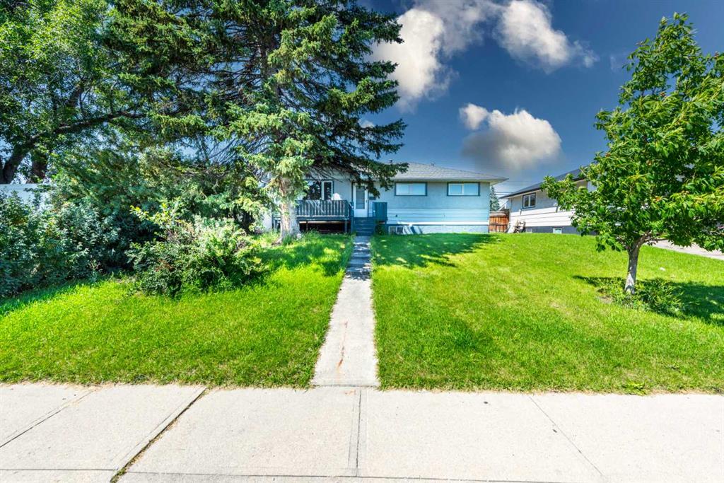 Third View of 209 47 Street SE, Forest Heights, Calgary, Alberta, T2A1N9