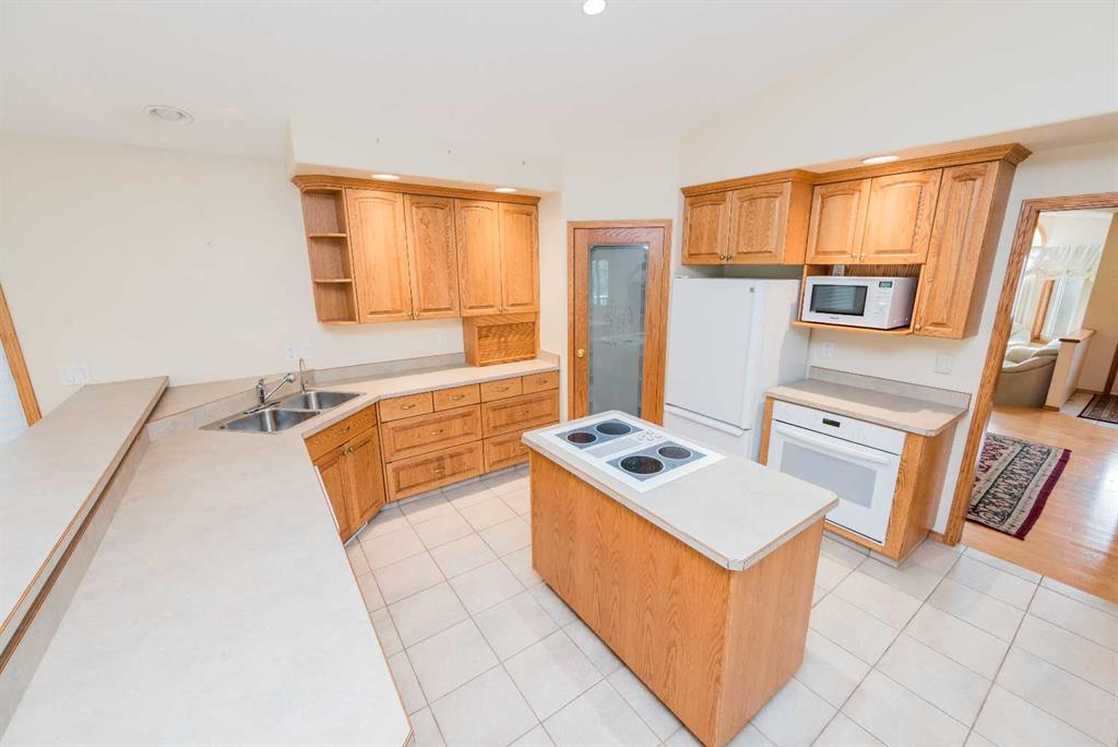 Third View of 10216 72B Avenue , Mission Heights, Grande Prairie, Alberta, T8W 2R8