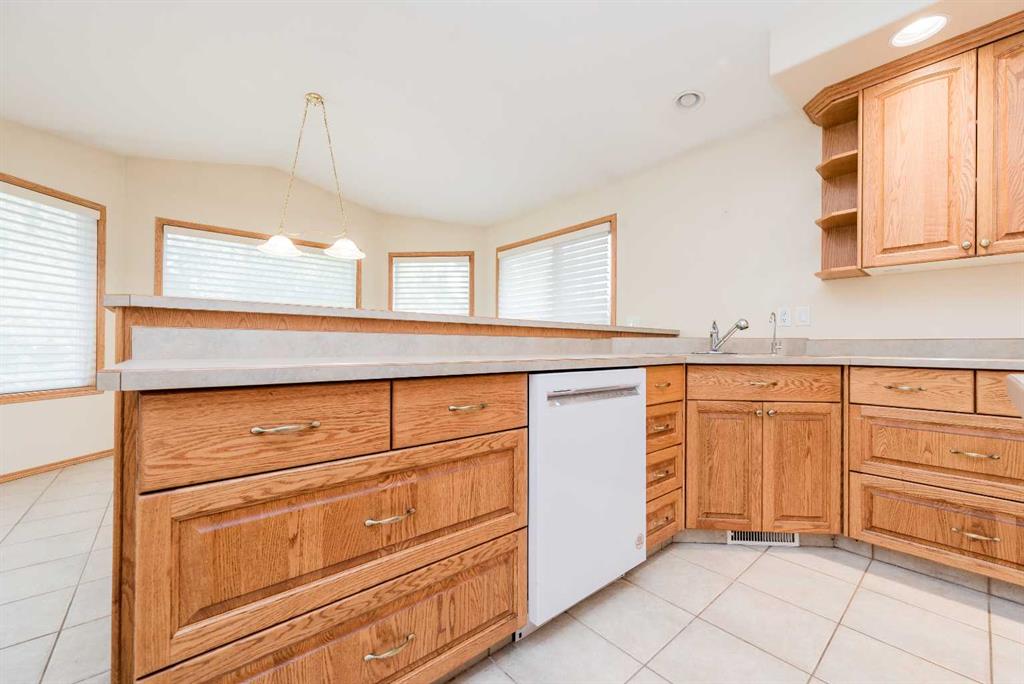 Fifth View of 10216 72B Avenue , Mission Heights, Grande Prairie, Alberta, T8W 2R8