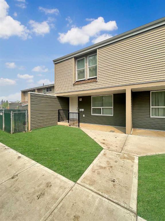 Second View of 124, 9501 72 Avenue , South Patterson Place, Grande Prairie, Alberta, T8V6A1