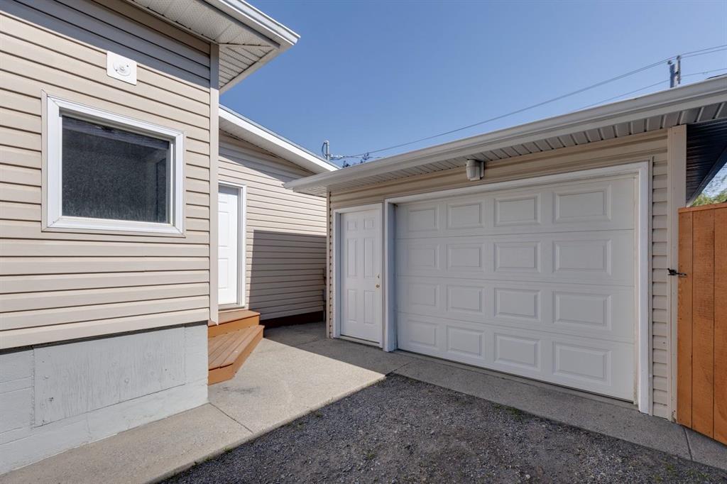 Third View of 724 35A Street NW, Parkdale, Calgary, Alberta, T2N 3A2