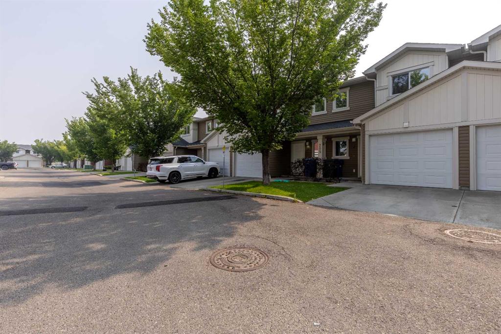 Third View of 2, 205 Silkstone Road W, Copperwood, Lethbridge, Alberta, T1K 4J9