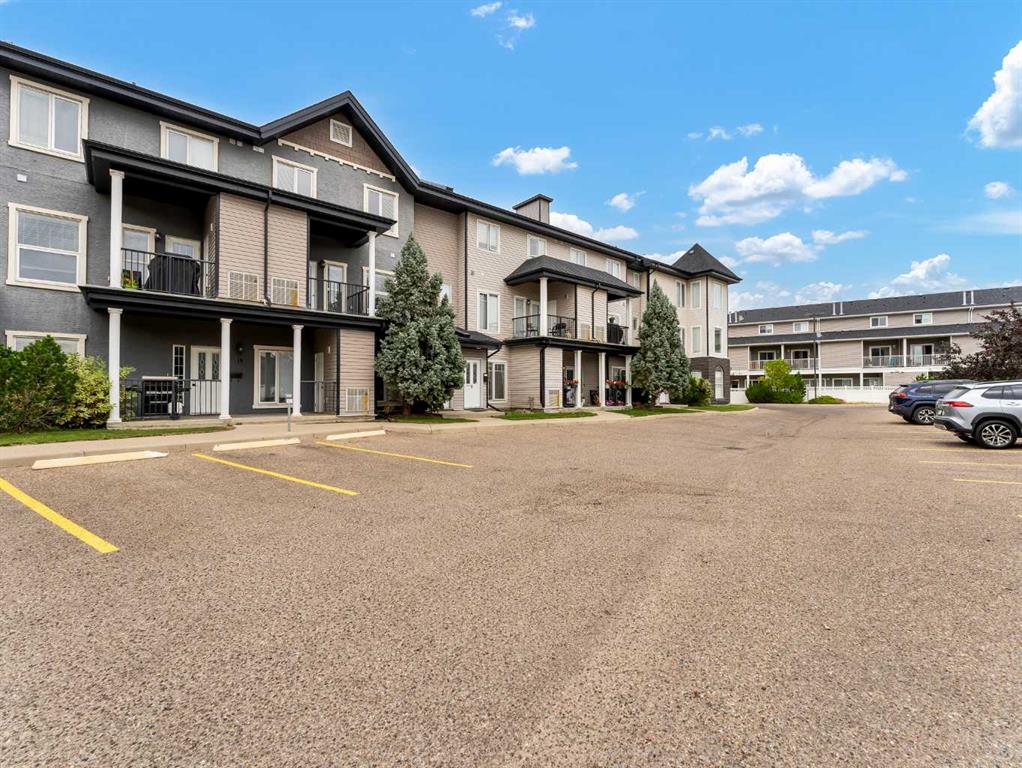 Fourth View of 11, 298 Somerset Way SE, SE Southridge, Medicine Hat, Alberta, T1B 0E9