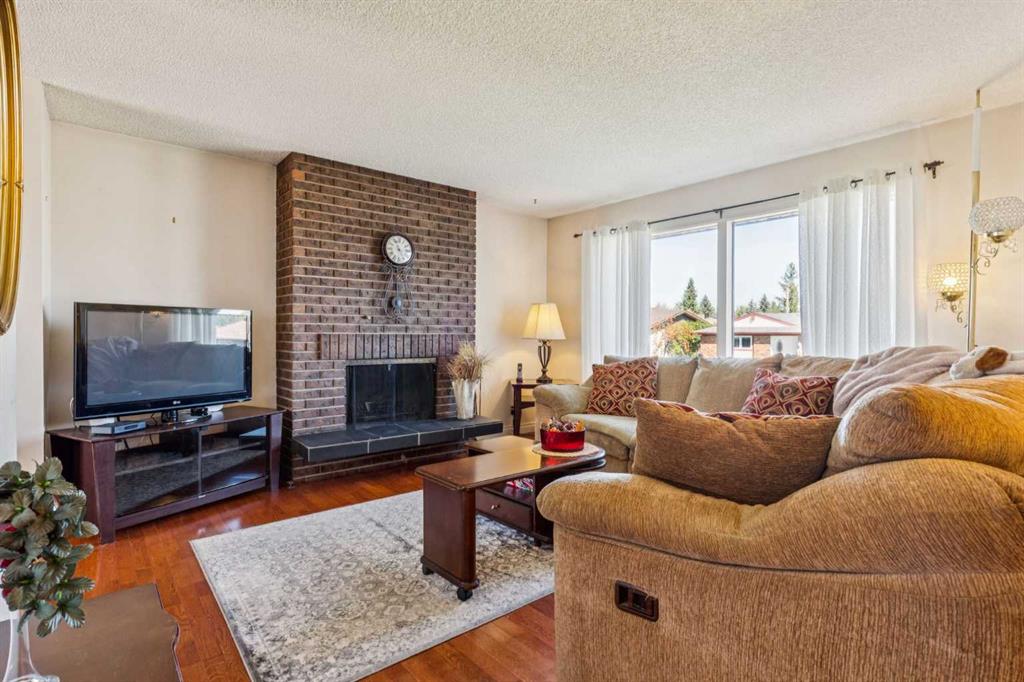 Third View of 483 Cedarpark Drive SW, Cedarbrae, Calgary, Alberta, T2W 2J8