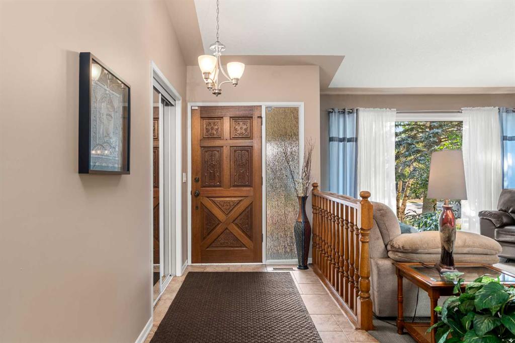 Fourth View of 7 Bernard Place NW, Beddington Heights, Calgary, Alberta, T3K2B8