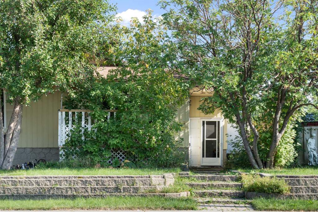 Second View of 3212 Dover Crescent SE, Dover, Calgary, Alberta, T2B 1V2